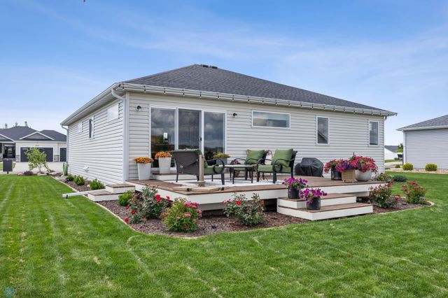 2548 Golden Valley Parkway S, Fargo, ND 58104