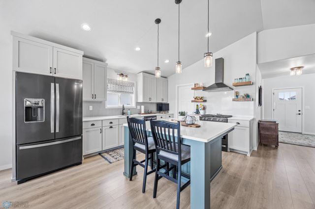 2548 Golden Valley Parkway S, Fargo, ND 58104