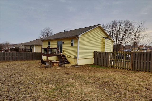 411 College Terrace, Odessa, MO 64076