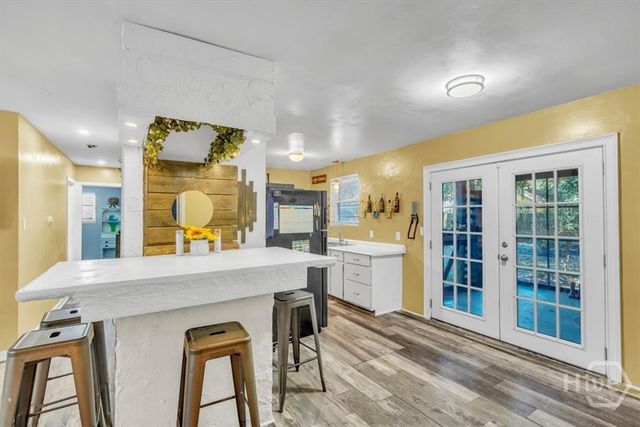 5904 Fairview Avenue, Savannah, GA 31406