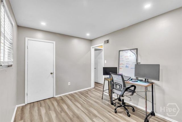 5904 Fairview Avenue, Savannah, GA 31406