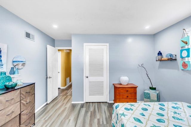 5904 Fairview Avenue, Savannah, GA 31406