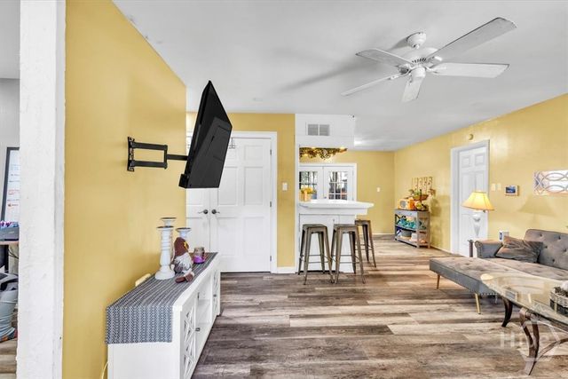 5904 Fairview Avenue, Savannah, GA 31406