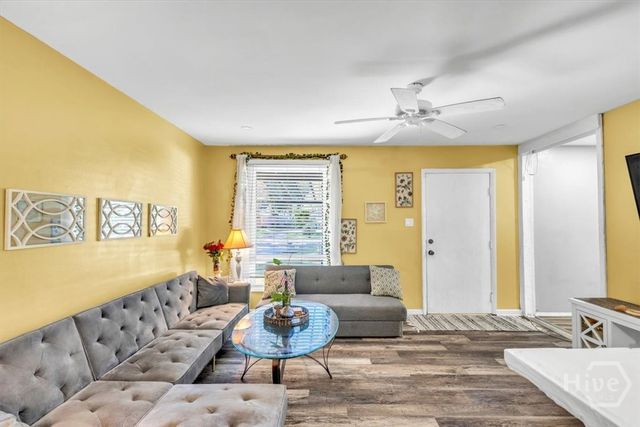 5904 Fairview Avenue, Savannah, GA 31406