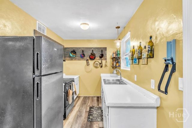 5904 Fairview Avenue, Savannah, GA 31406