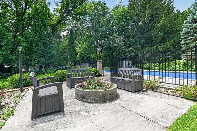 3924 S Meadow Drive, Middleton, WI 53562