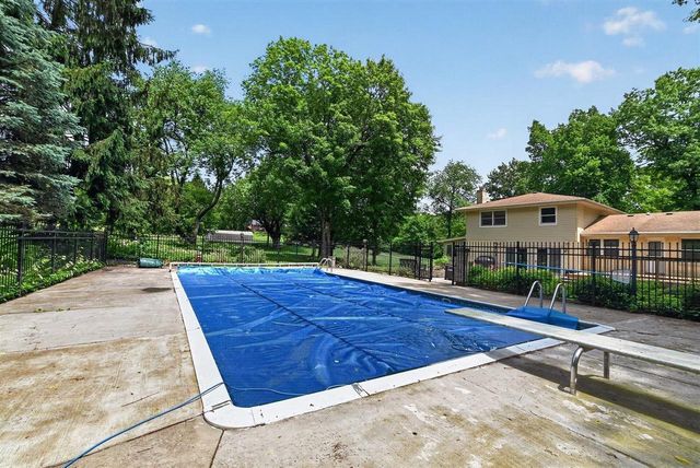 3924 S Meadow Drive, Middleton, WI 53562