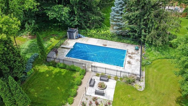 3924 S Meadow Drive, Middleton, WI 53562