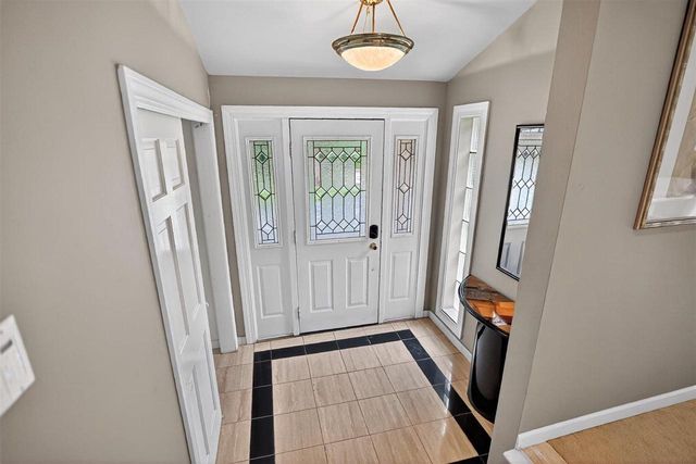 3924 S Meadow Drive, Middleton, WI 53562