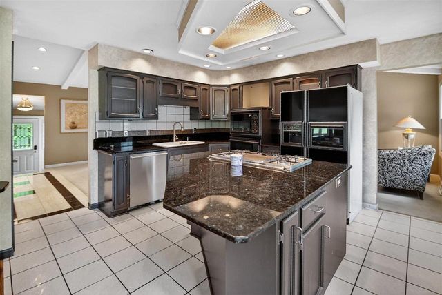 3924 S Meadow Drive, Middleton, WI 53562
