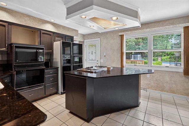 3924 S Meadow Drive, Middleton, WI 53562