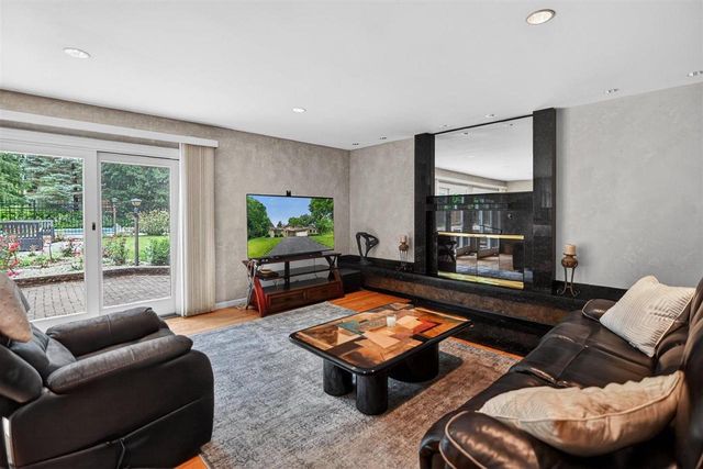 3924 S Meadow Drive, Middleton, WI 53562