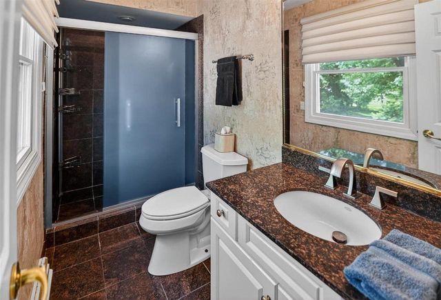 3924 S Meadow Drive, Middleton, WI 53562
