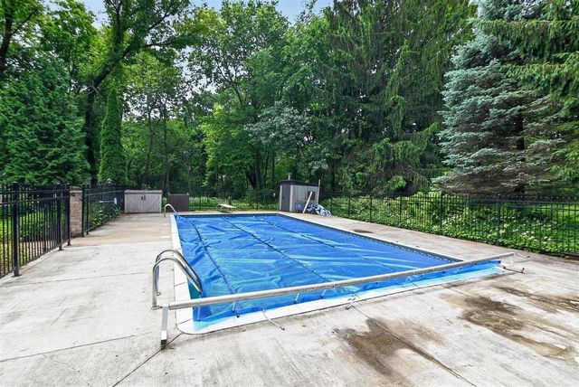3924 S Meadow Drive, Middleton, WI 53562