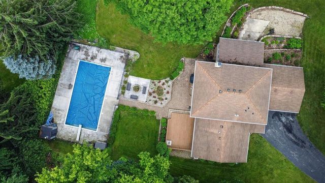 3924 S Meadow Drive, Middleton, WI 53562