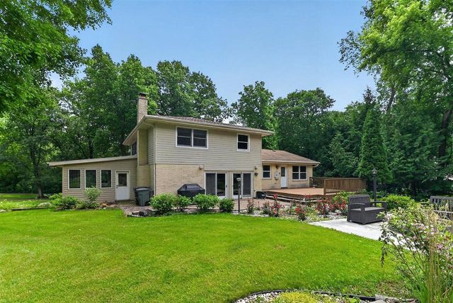 3924 S Meadow Drive, Middleton, WI 53562