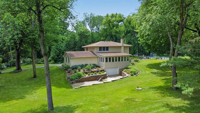 3924 S Meadow Drive, Middleton, WI 53562