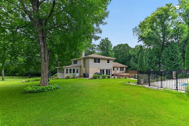 3924 S Meadow Drive, Middleton, WI 53562