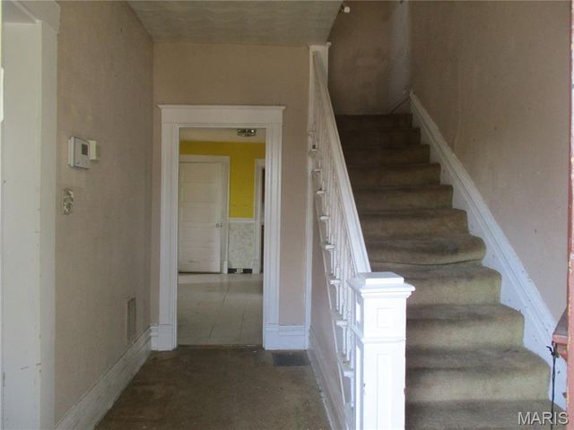 7035 Glades Avenue, St Louis, MO 63117