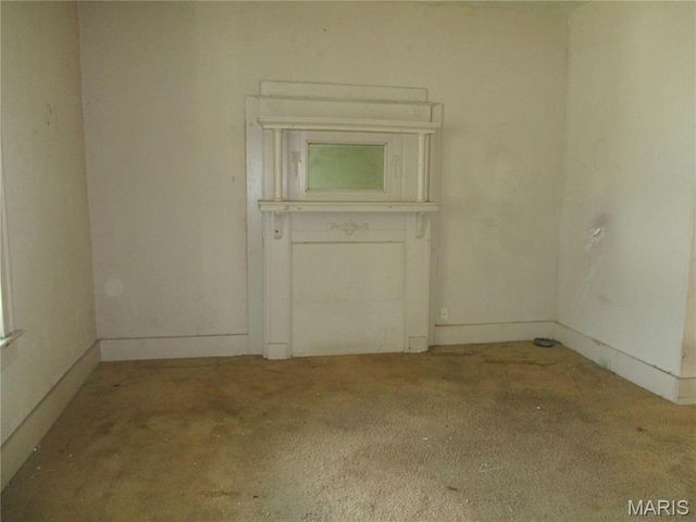 7035 Glades Avenue, St Louis, MO 63117