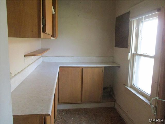 7035 Glades Avenue, St Louis, MO 63117
