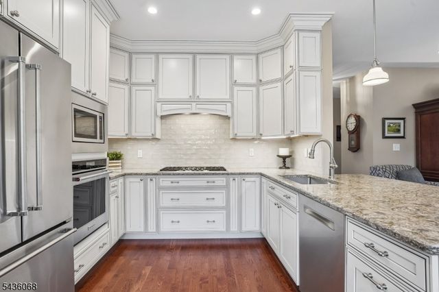 62 Blue Grass Blvd, Branchburg Twp., NJ 08876