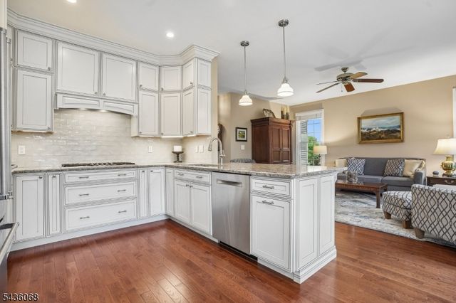 62 Blue Grass Blvd, Branchburg Twp., NJ 08876