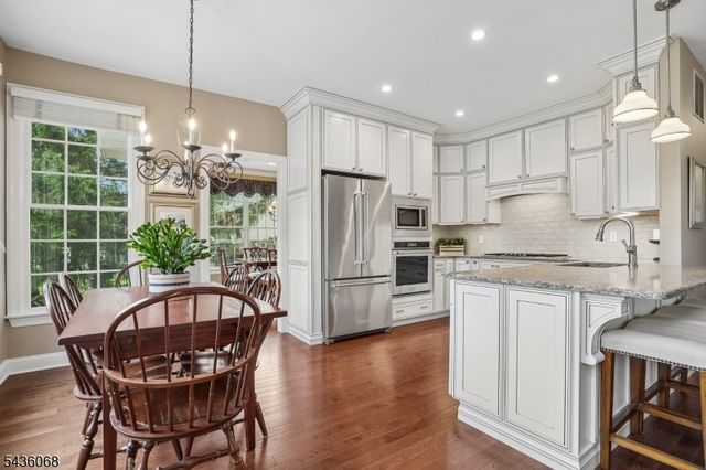 62 Blue Grass Blvd, Branchburg Twp., NJ 08876