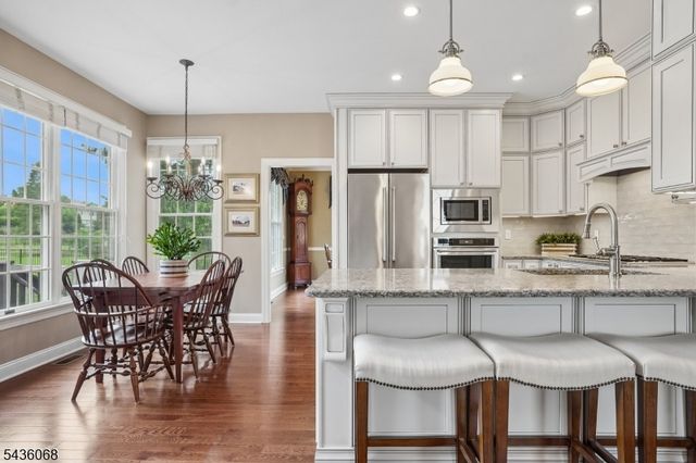 62 Blue Grass Blvd, Branchburg Twp., NJ 08876