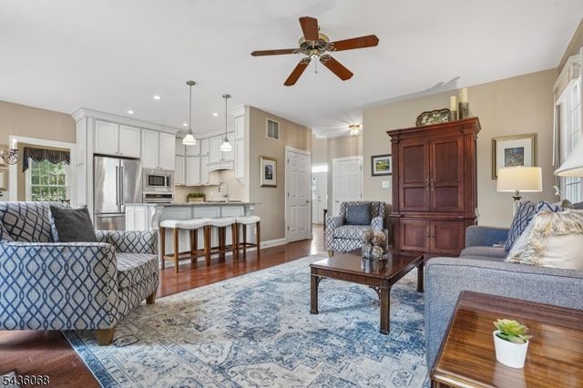 62 Blue Grass Blvd, Branchburg Twp., NJ 08876