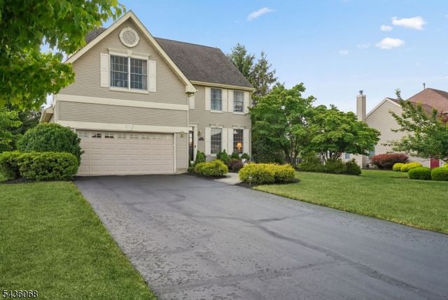 62 Blue Grass Blvd, Branchburg Twp., NJ 08876