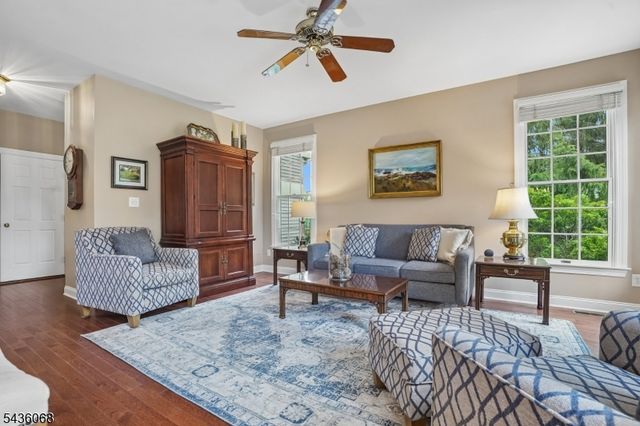 62 Blue Grass Blvd, Branchburg Twp., NJ 08876