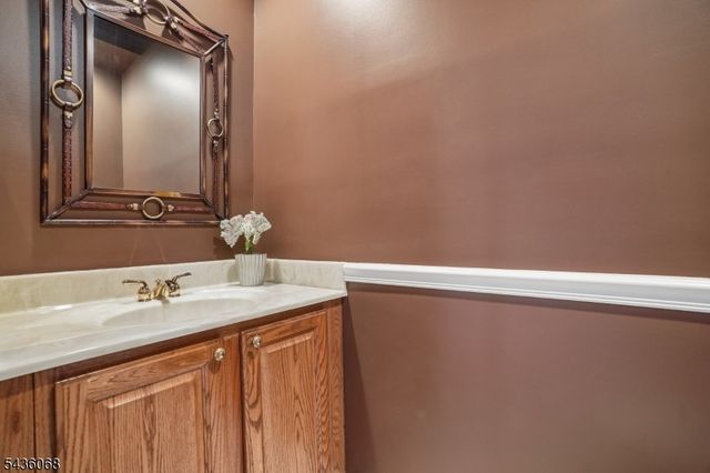 62 Blue Grass Blvd, Branchburg Twp., NJ 08876