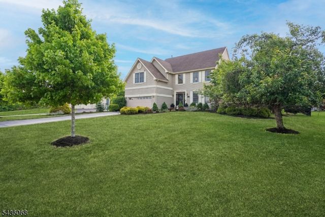 62 Blue Grass Blvd, Branchburg Twp., NJ 08876