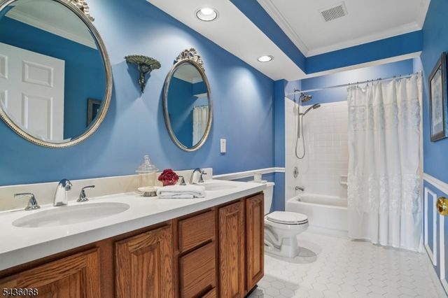 62 Blue Grass Blvd, Branchburg Twp., NJ 08876