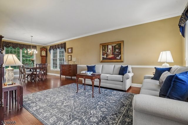62 Blue Grass Blvd, Branchburg Twp., NJ 08876