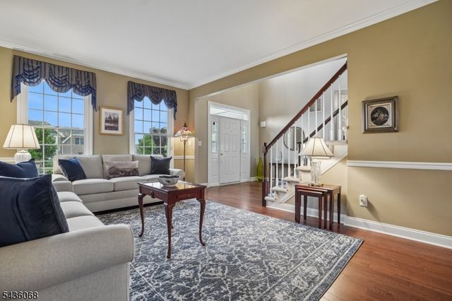 62 Blue Grass Blvd, Branchburg Twp., NJ 08876