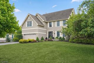 62 Blue Grass Blvd, Branchburg Twp., NJ 08876
