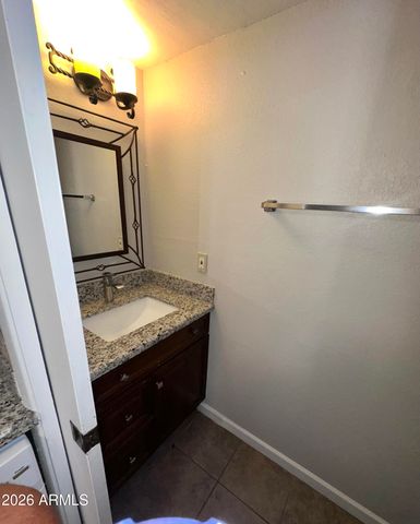4717 E BELLEVIEW Street, Phoenix, AZ 85008