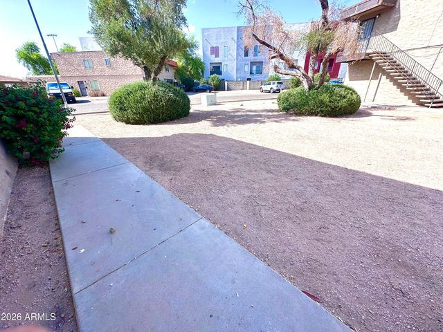 4717 E BELLEVIEW Street, Phoenix, AZ 85008