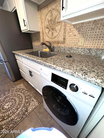 4717 E BELLEVIEW Street, Phoenix, AZ 85008