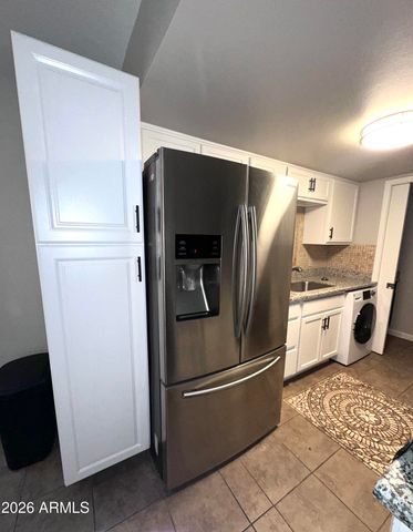 4717 E BELLEVIEW Street, Phoenix, AZ 85008