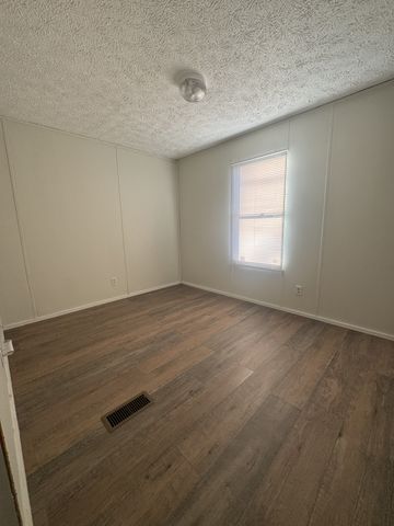 432 Andrews Ave, Hartsville, TN 37074