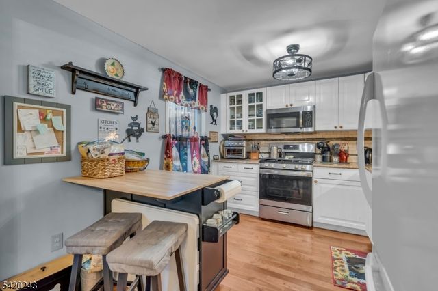 29 Cambridge, Oxford Twp., NJ 07863