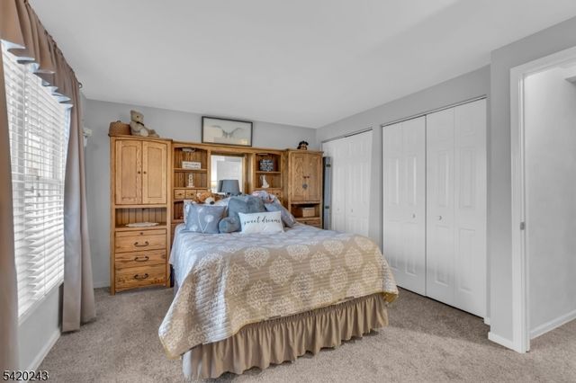 29 Cambridge, Oxford Twp., NJ 07863