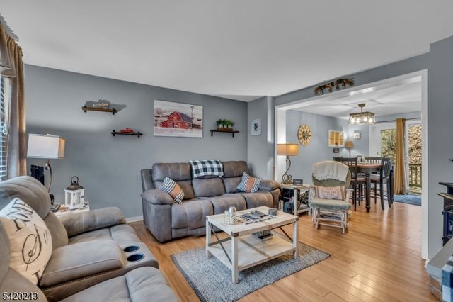 29 Cambridge, Oxford Twp., NJ 07863