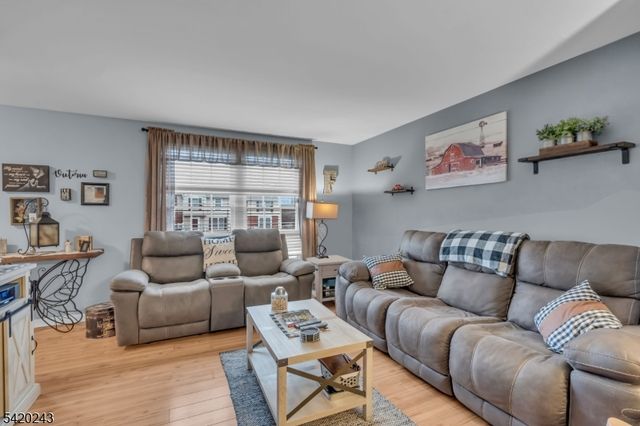 29 Cambridge, Oxford Twp., NJ 07863