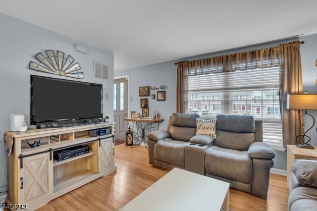 29 Cambridge, Oxford Twp., NJ 07863