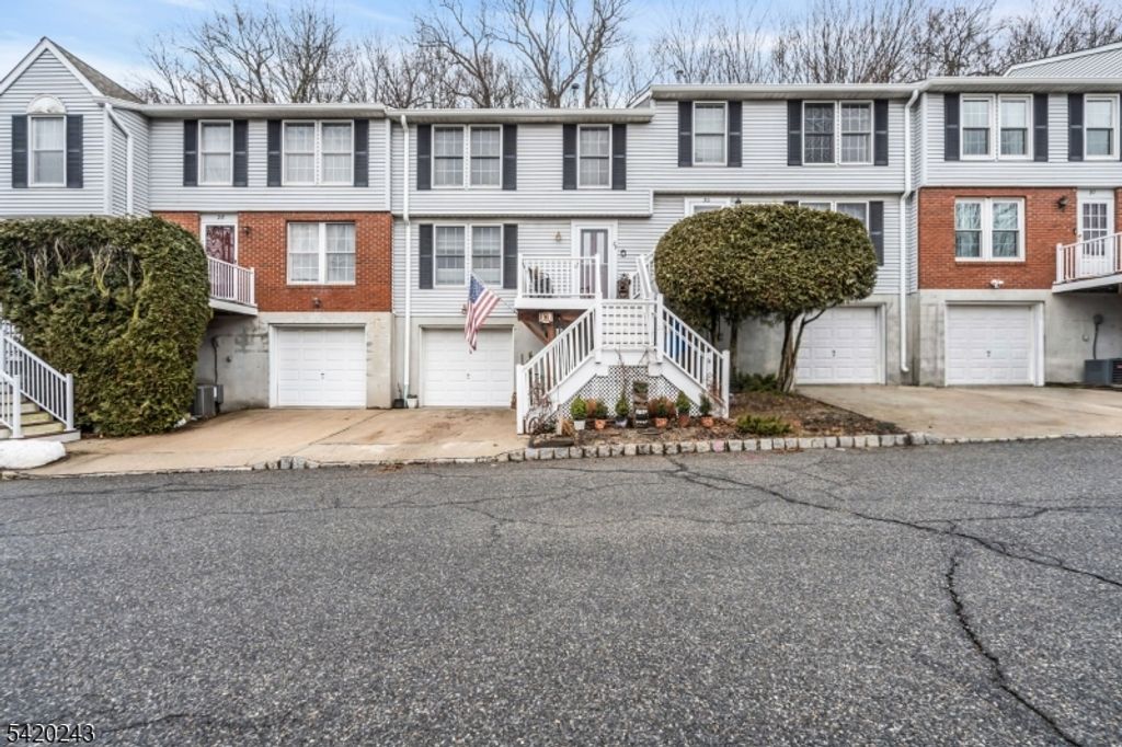 29 Cambridge, Oxford Twp., NJ 07863