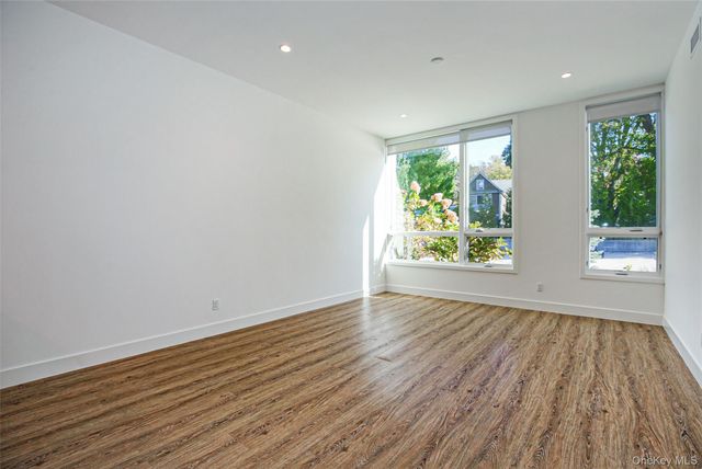 39 Washington Avenue 202, Pleasantville, NY 10570